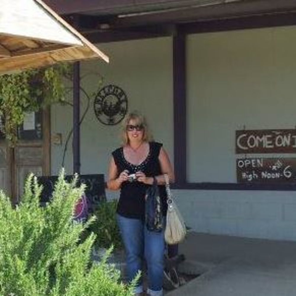 Meet your Posher, Lori